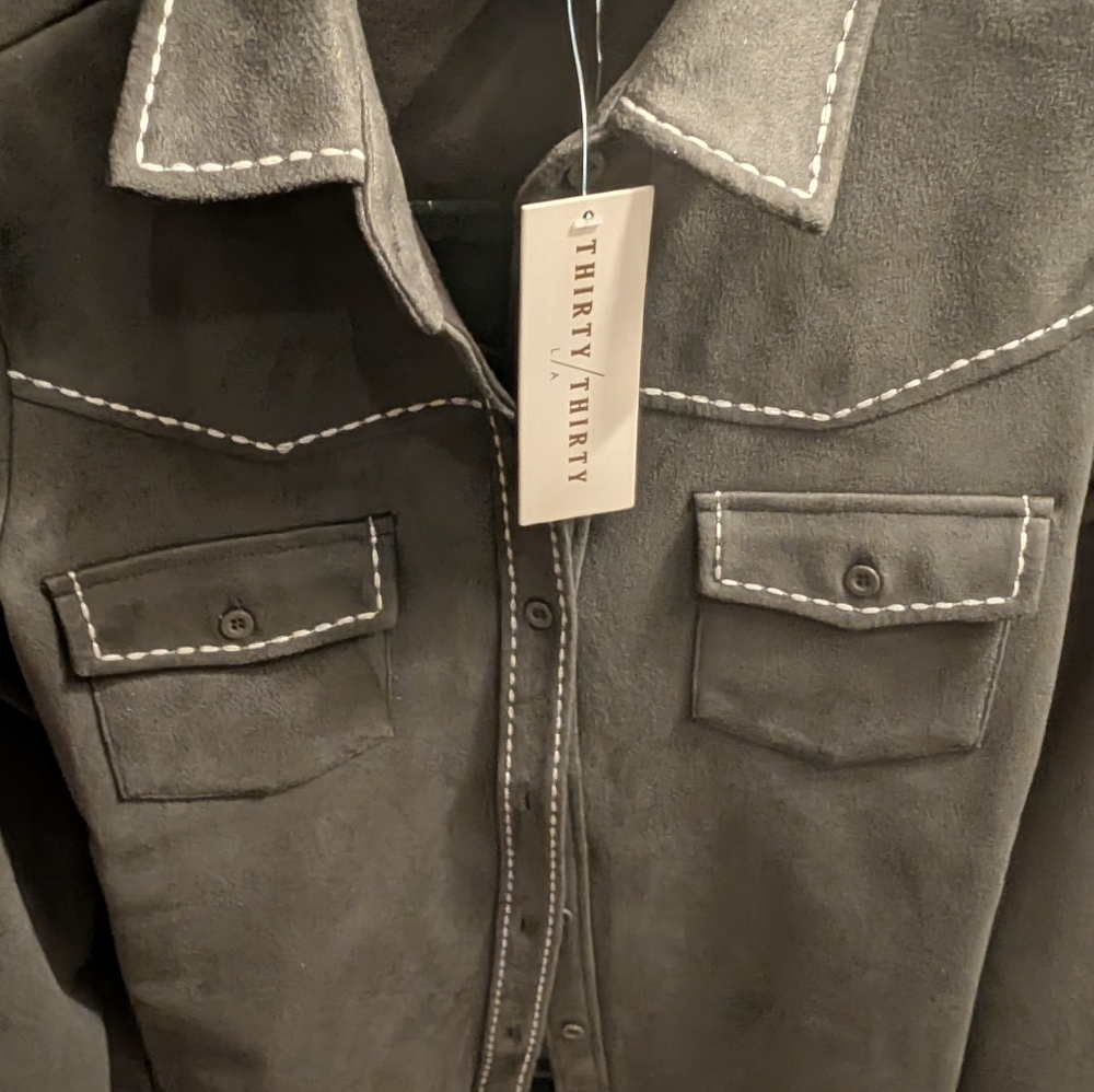 Thirty Thirty Women's Sage Green 💚  Button Down Shirt/ Jacket